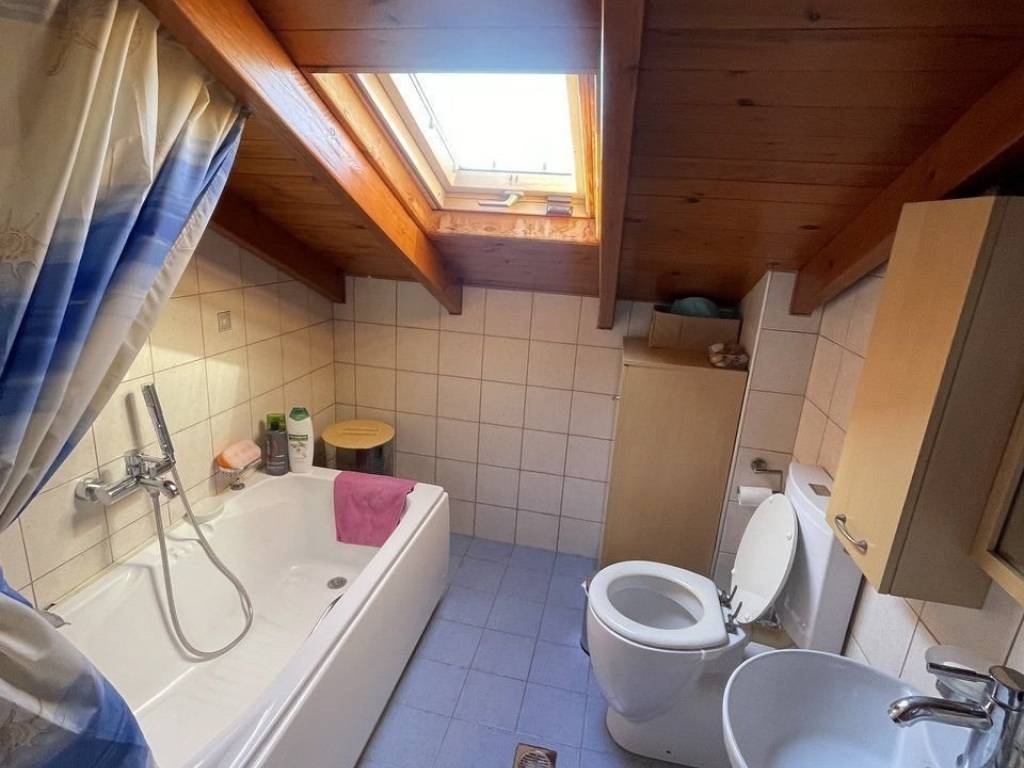 Forumland Real Estate, Μπάνιο