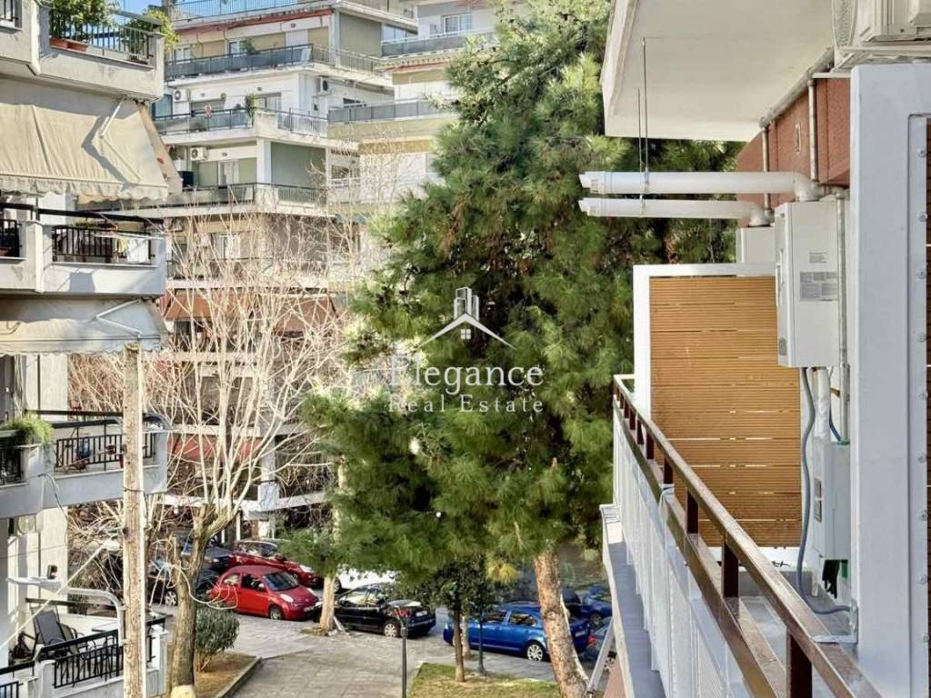 Θέα από μπαλκόνι