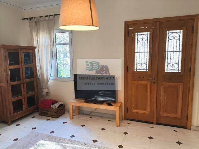 LIVING ROOM - ENTRANCE