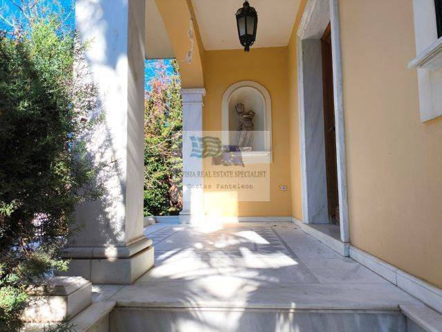 APARTMENT'S ENTRANCE