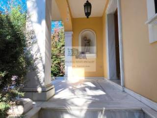 APARTMENT'S ENTRANCE