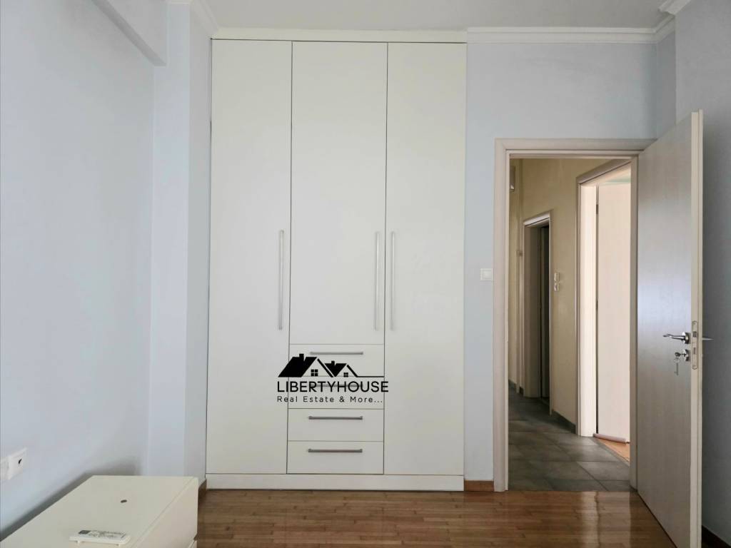 Entoichismenes ntoylapes