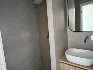 Forumland Real Estate, Μπάνιο