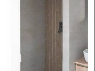 Forumland Real Estate, Μπάνιο