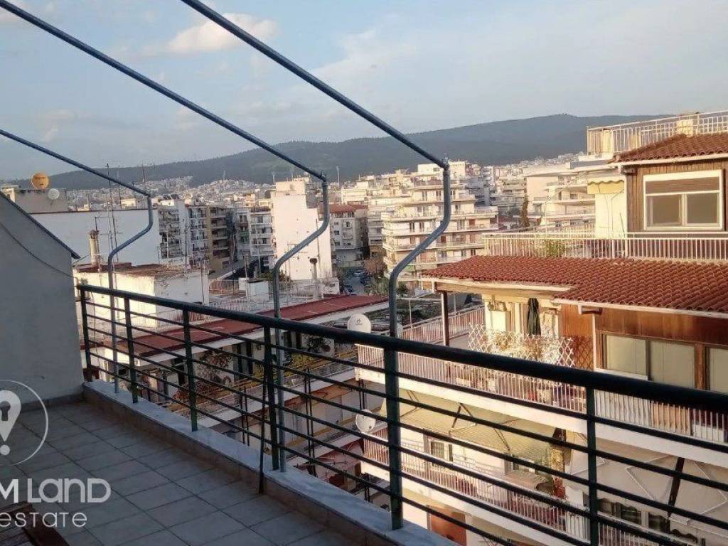 Forumland Real Estate, Berantes