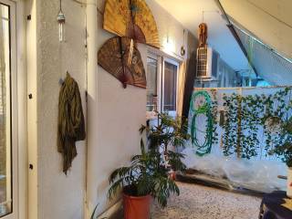 BERANTA APO TEN PLEYRA TES KOYZINAS