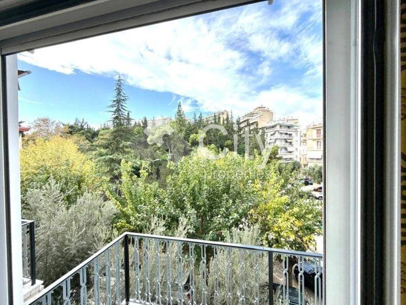 Θέα από μπαλκόνι