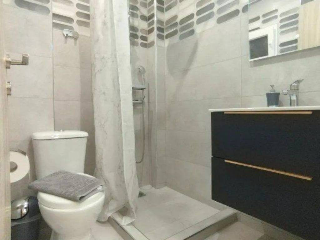 Forumland Real Estate, Μπάνιο