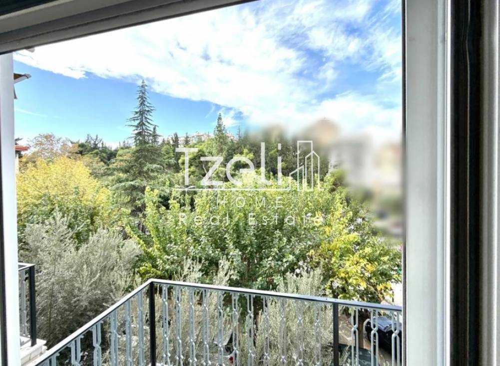 Θέα απο μπαλκόνι