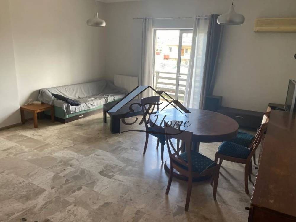 Ενιαίος χώρος σαλόνι-τραπεζαρία