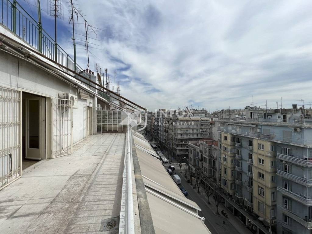 Θέα από μπαλκόνι