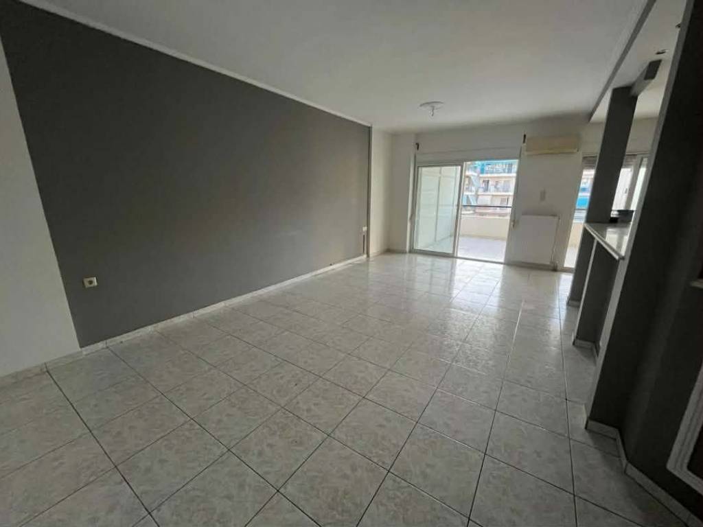 ΚΟΥΖΙΝΑ-ΣΑΛΟΝΙ