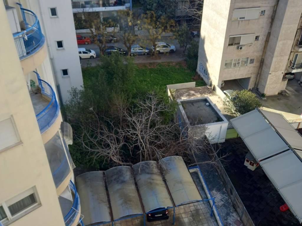 ΠΙΣΩ ΜΠΑΛΚΟΝΙ