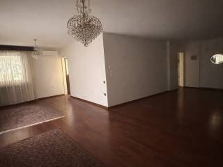 Saloni kai trapezaria