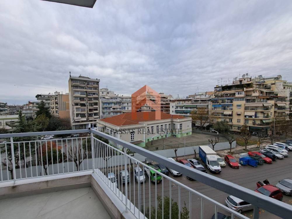 Θέα απο μπαλκόνι