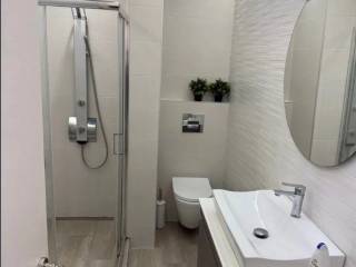 Forumland Real Estate, Μπάνιο