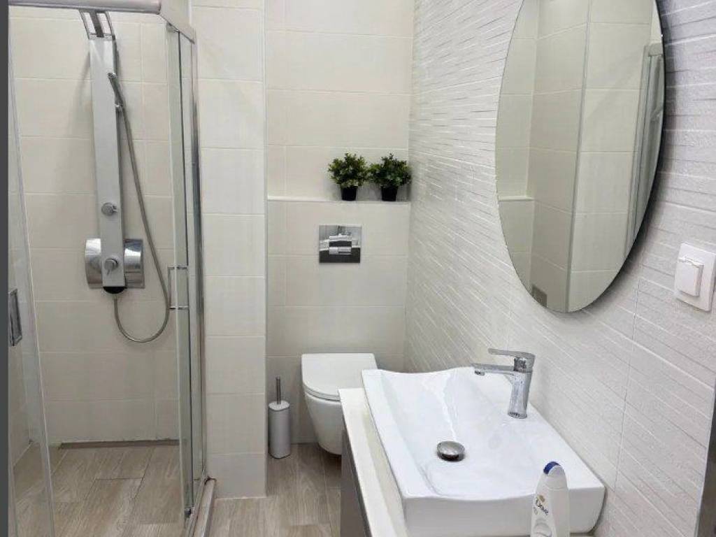 Forumland Real Estate, Μπάνιο