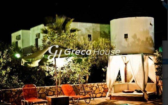 Poleitai Xenodocheio me Pisina, THea THalassa Eleia