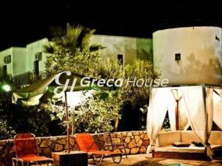 Poleitai Xenodocheio me Pisina, THea THalassa Eleia