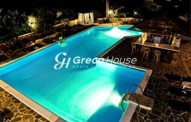 Poleitai Xenodocheio me Pisina, THea THalassa Eleia