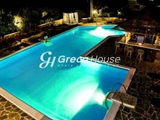 Poleitai Xenodocheio me Pisina, THea THalassa Eleia