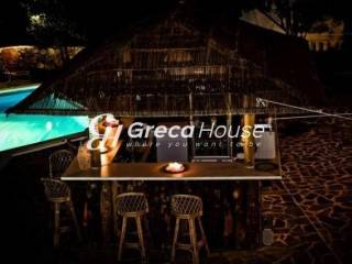 Poleitai Xenodocheio me Pisina, THea THalassa Eleia