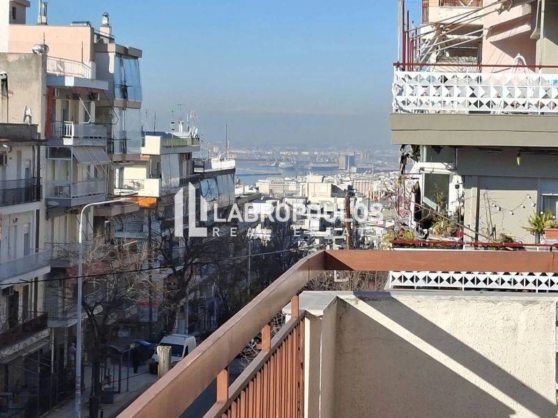 Θέα από μπαλκόνι