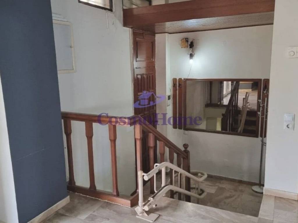 ΕΣΩΤΕΡΙΚΕΣ ΣΚΑΛΕΣ