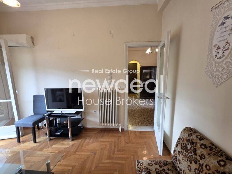 Σαλόνι,epiploeno-diamerisma-ano-kypseli-new-deal-house-broke