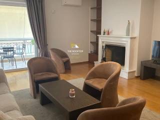 σαλόνι με τζάκι