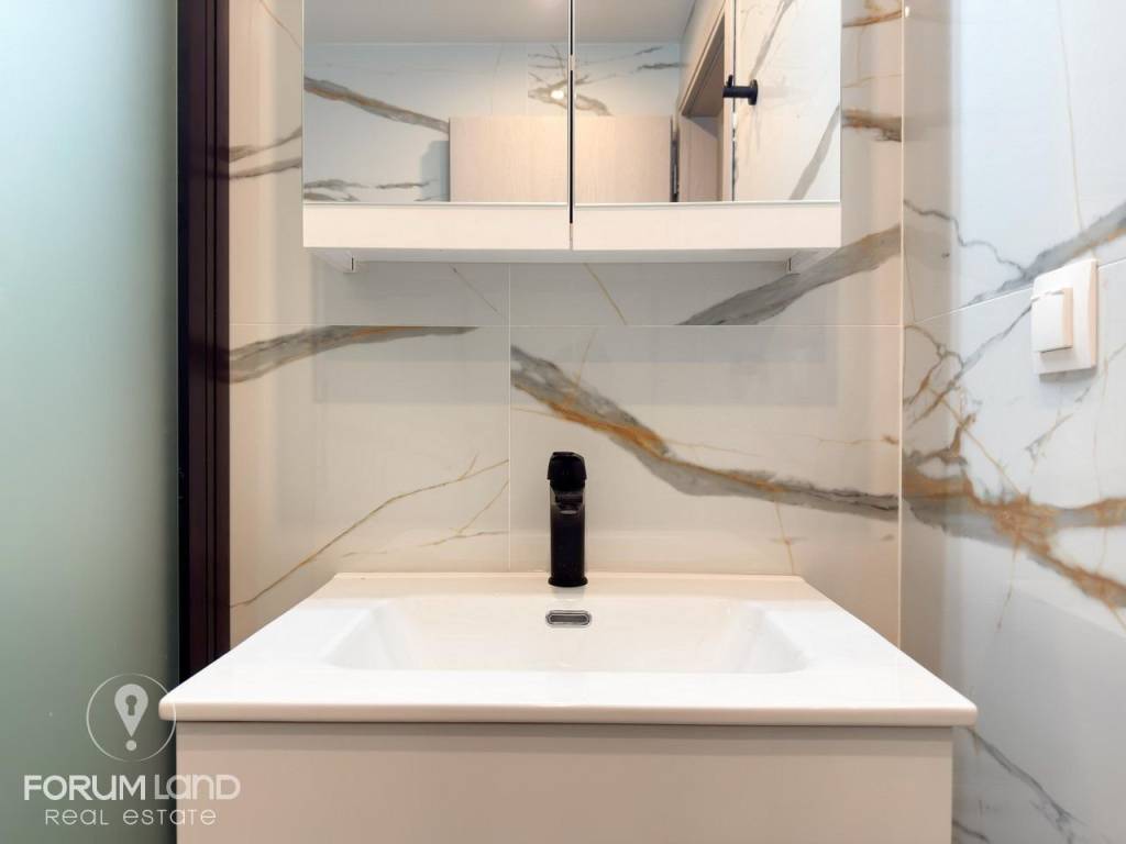 Forumland Real Estate, Μπάνιο