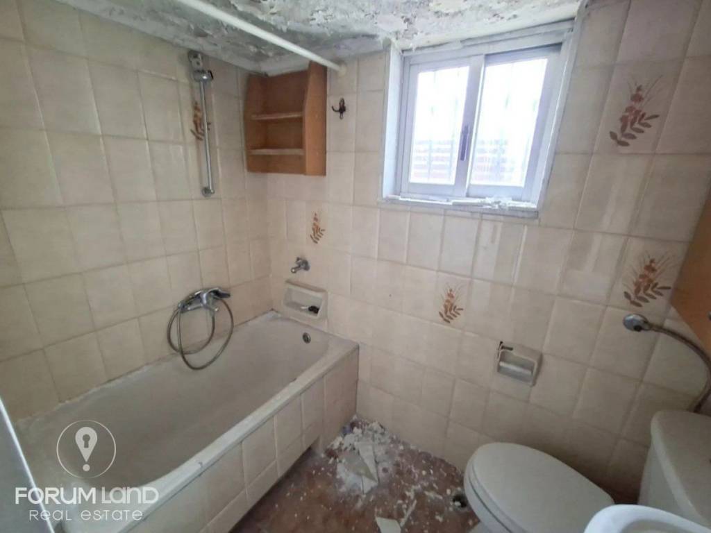 Forumland Real Estate, Μπάνιο