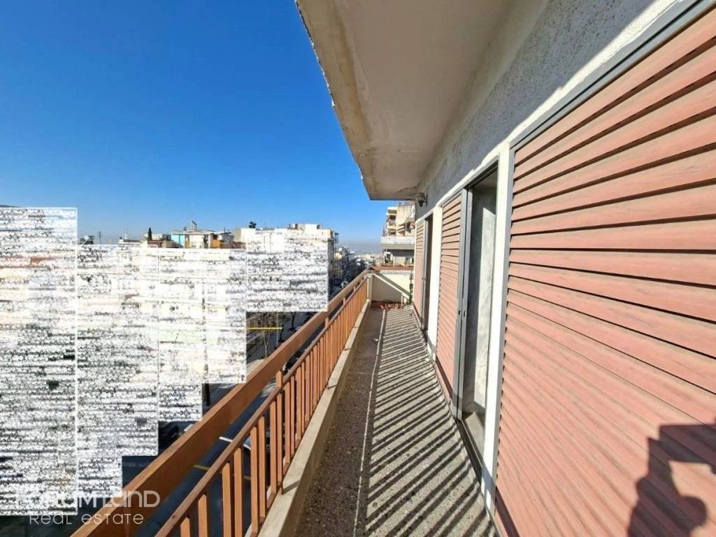 Forumland Real Estate, Βεράντες