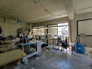 Επαγγελματικό κτίριο προς πώληση Κολωνός