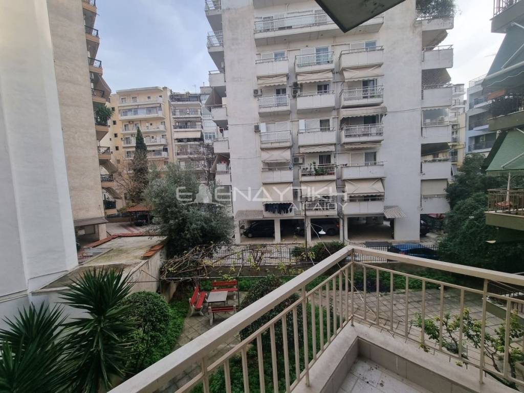 Θέα από μπαλκόνι