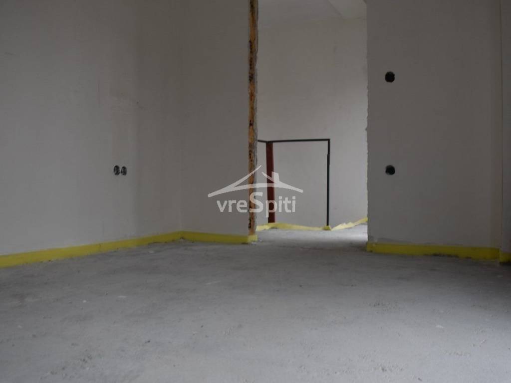 ΔΩΜΑΤΙΟ ΕΠΑΝΩ ΕΠΙΠΕΔΟΥ