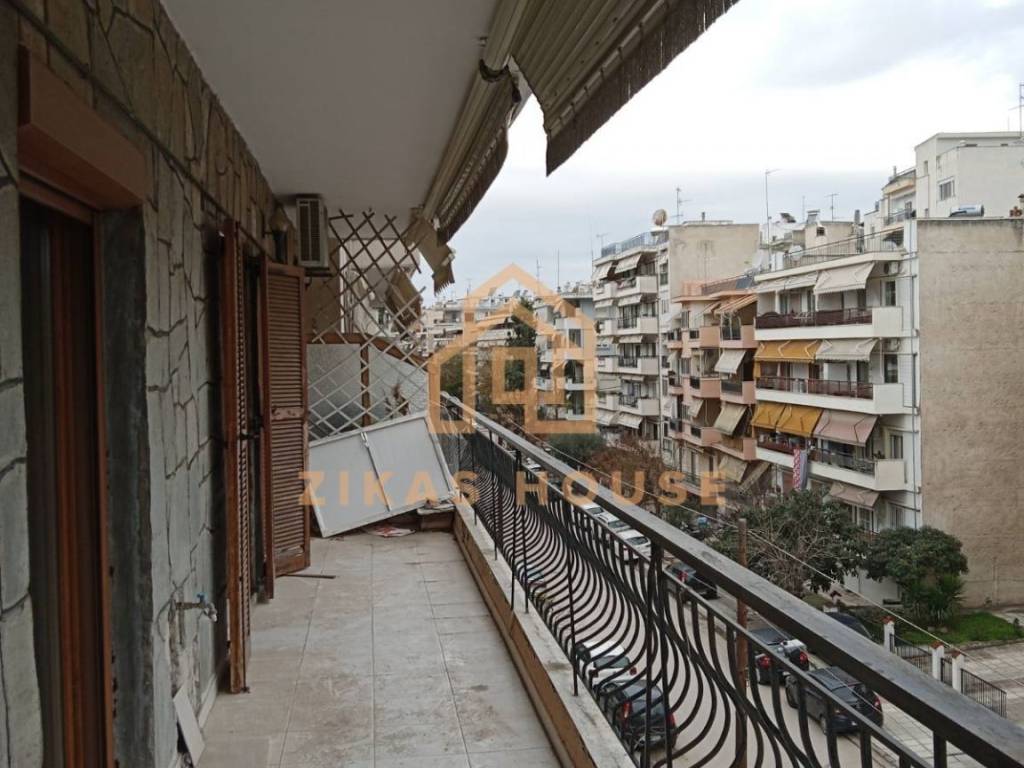 Θέα από μπαλκόνι