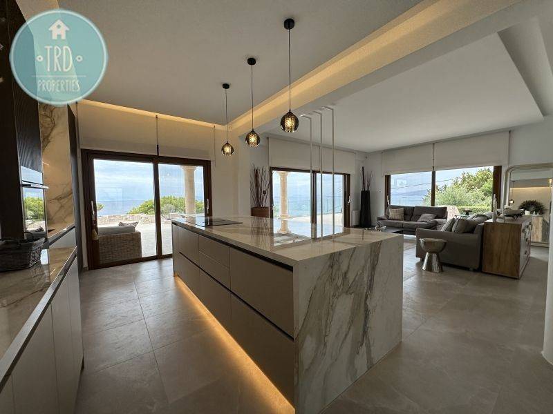 Σαλοκουζίνα