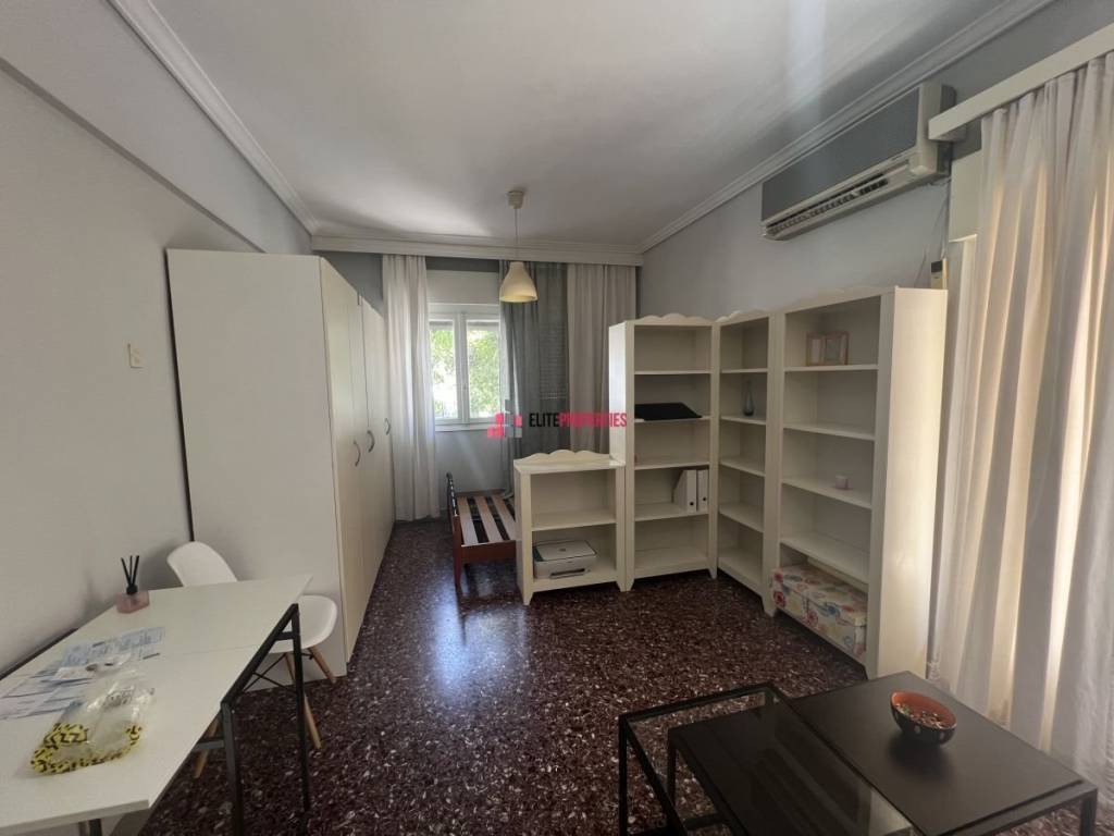 ΣΑΛΟΝΟΔΩΜΑΤΙΟ