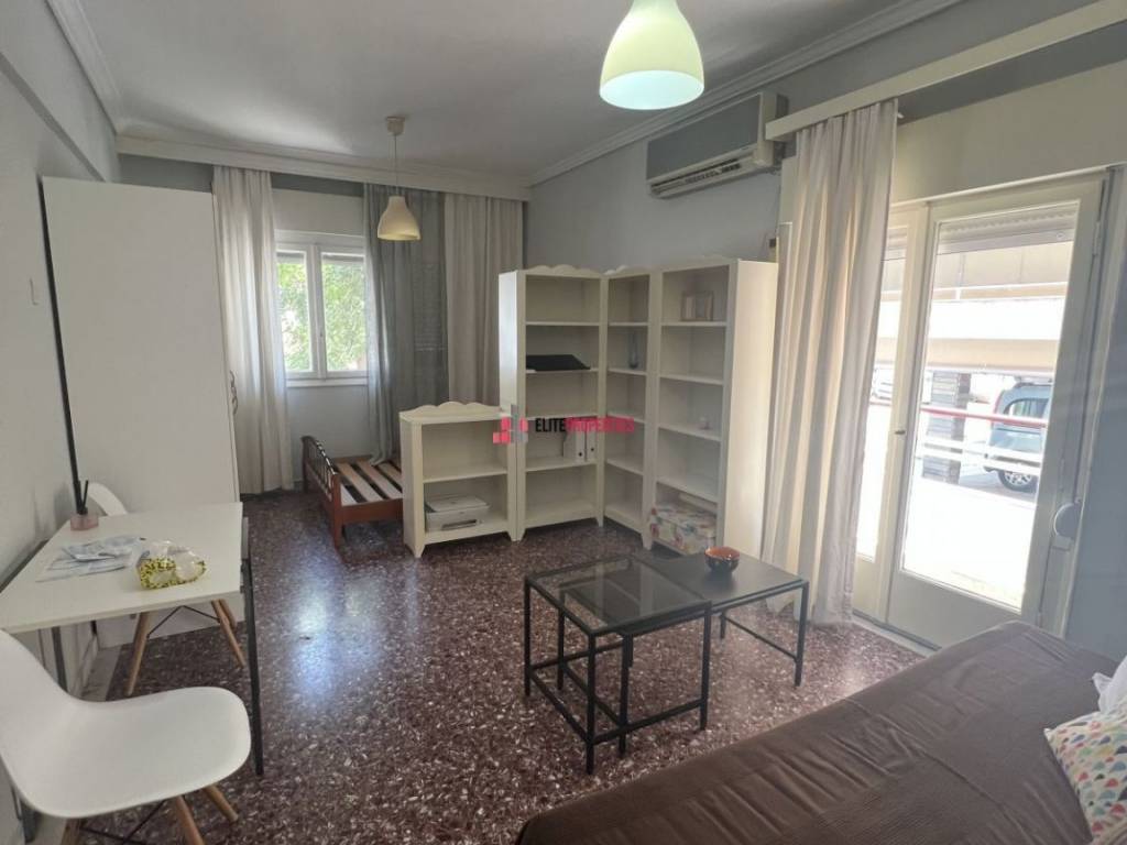 ΣΑΛΟΝΟΔΩΜΑΤΙΟ