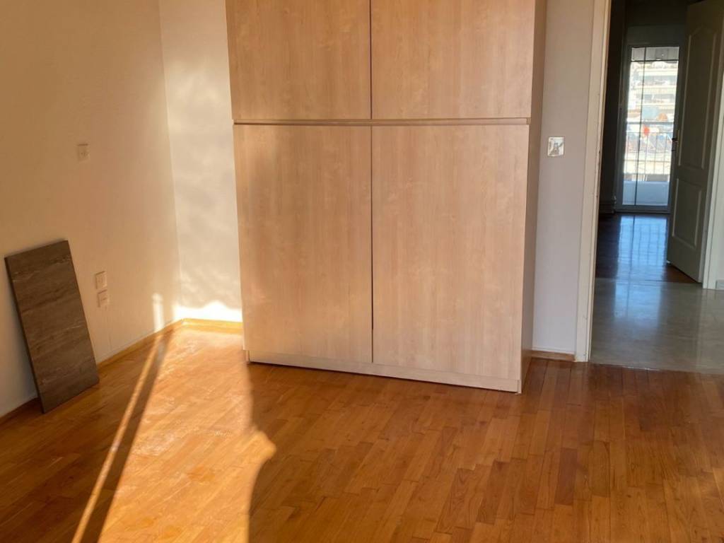 Ντουλάπα δεύτερου δωματίου