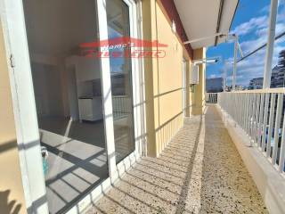 ΠΡΟΣΟΨΗ ΜΕ ΜΕΓΑΛΟ ΜΠΑΛΚΟΝΙ ΚΑΙ ΜΕΓΑΛΗ ΑΝΟΙΧΤΩΣΙΑ