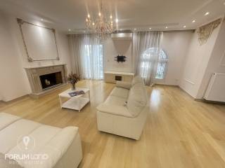 Forumland Real Estate, Σαλόνι με τζάκι