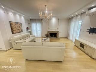 Forumland Real Estate, Σαλόνι με τζάκι