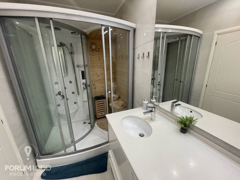 Forumland Real Estate, Μπάνιο με σάουνα &amp; χαμάμ