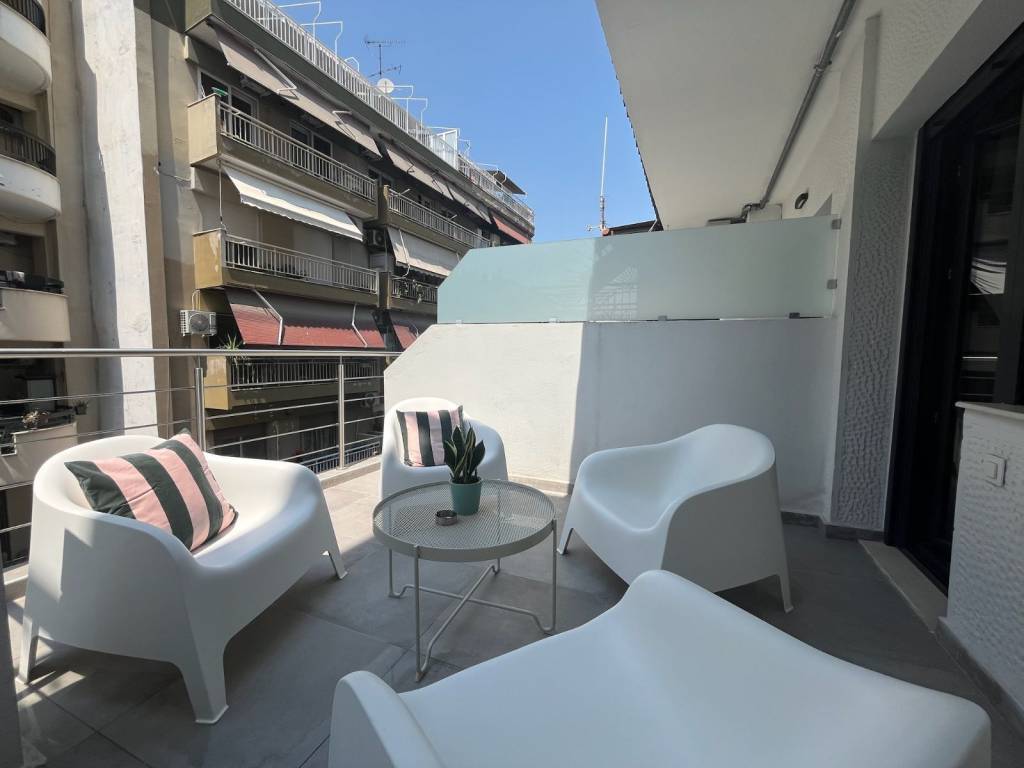 Εμπρόσθια Βεράντα