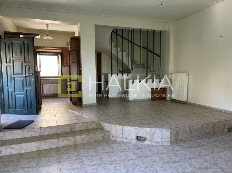 Σαλόνι μεσαίο επίπεδο