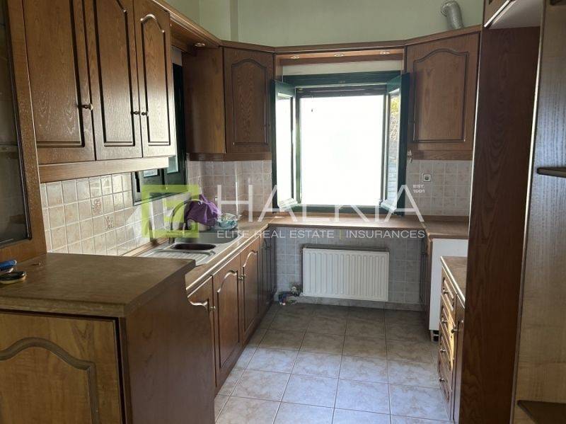 Κουζίνα μεσαίο επίπεδο