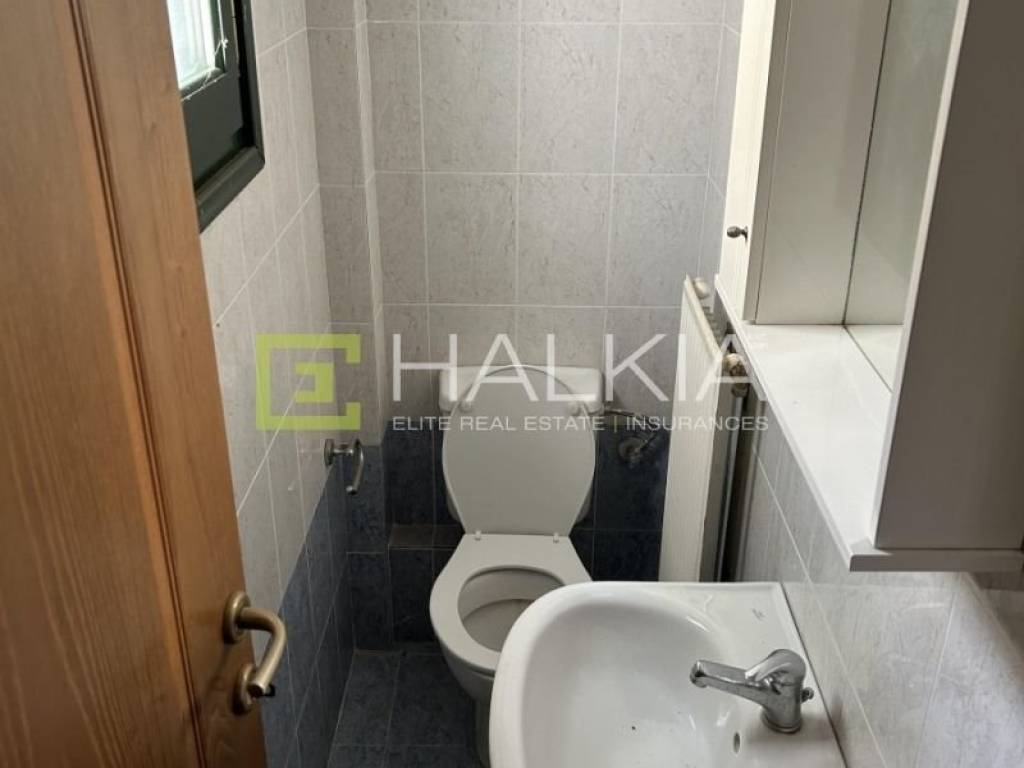 W.C. μεσαίο επίπεδο