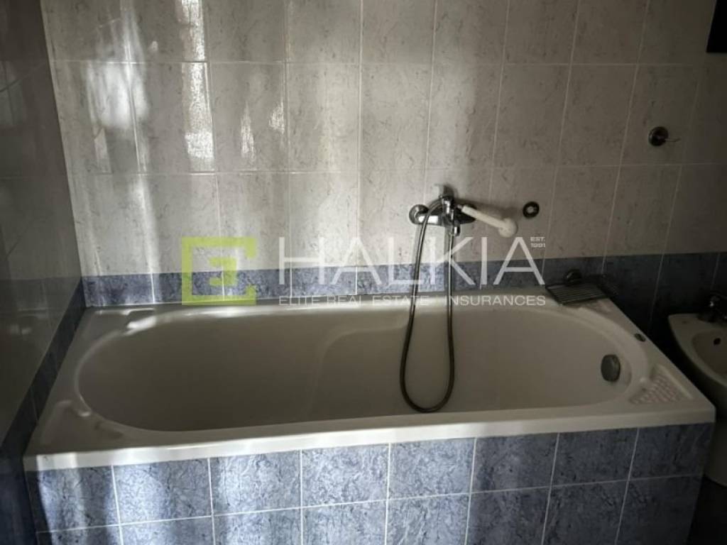 Μπάνιο ισόγειο